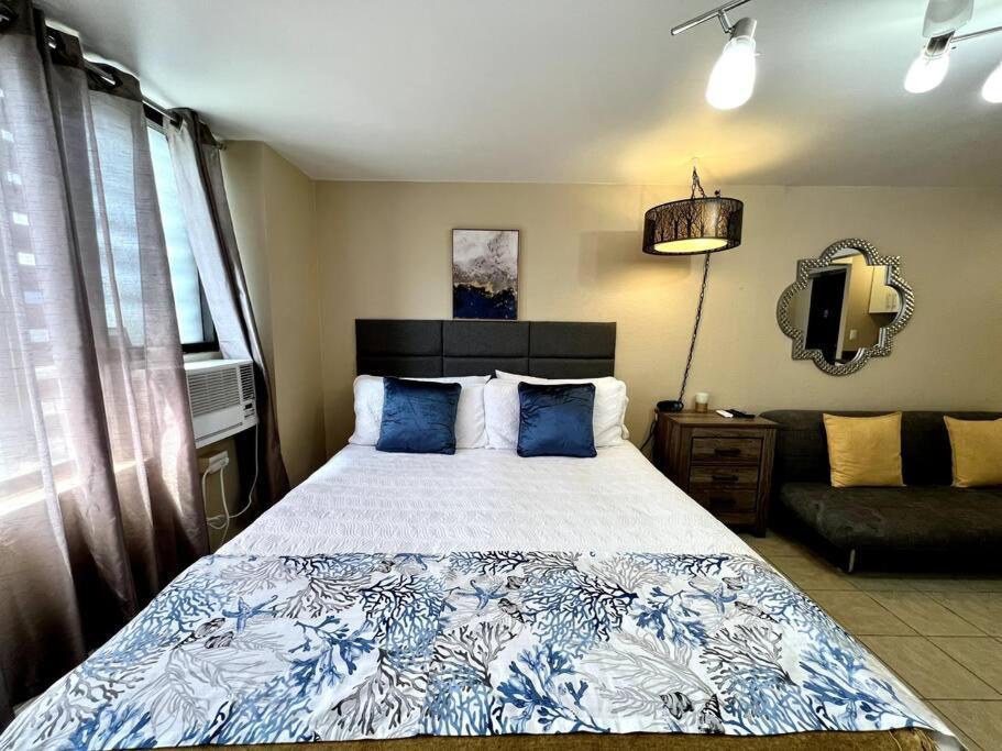 King Bed, Spacious, Legal, View Honolulu Buitenkant foto